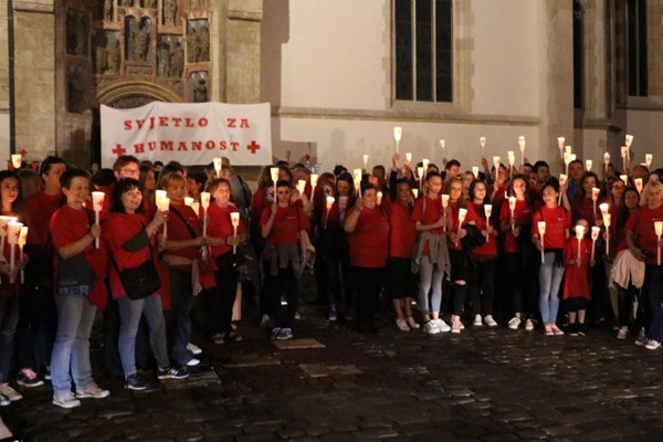 Više od 800 ljudi diljem Hrvatske pronijelo Svjetlo za humanost 